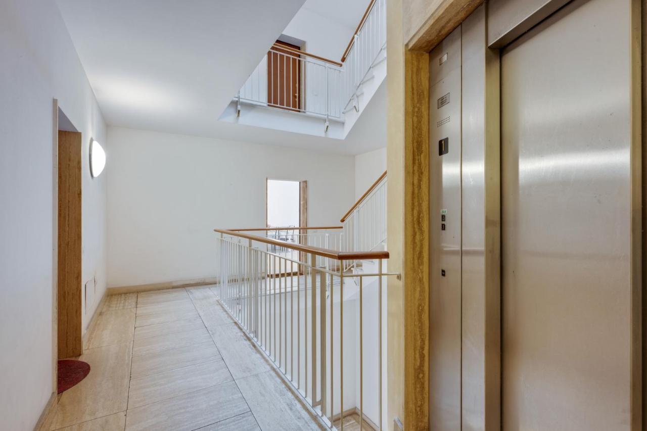 Il Broletto Apartment - Affitti Brevi Italia เลคโค ภายนอก รูปภาพ
