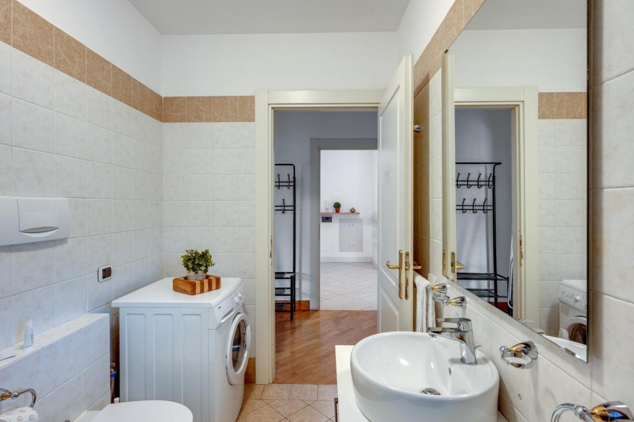 Il Broletto Apartment - Affitti Brevi Italia เลคโค ภายนอก รูปภาพ